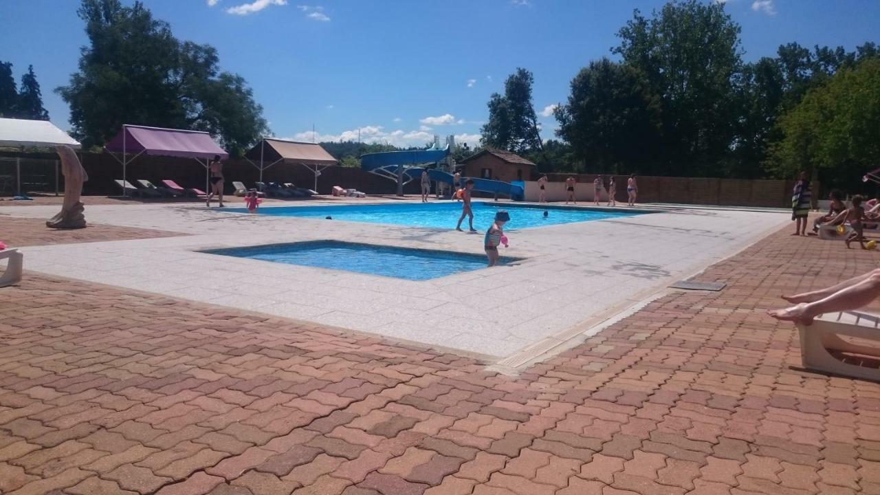 Camping Paradis Le Rocher De La Granelle Le Bugue Exterior photo