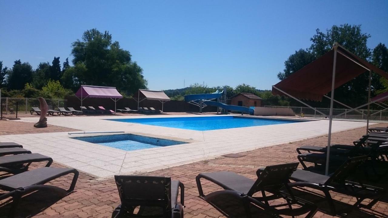 Camping Paradis Le Rocher De La Granelle Le Bugue Exterior photo