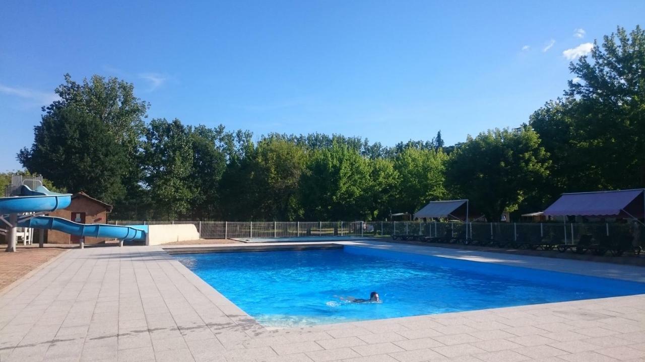 Camping Paradis Le Rocher De La Granelle Le Bugue Exterior photo